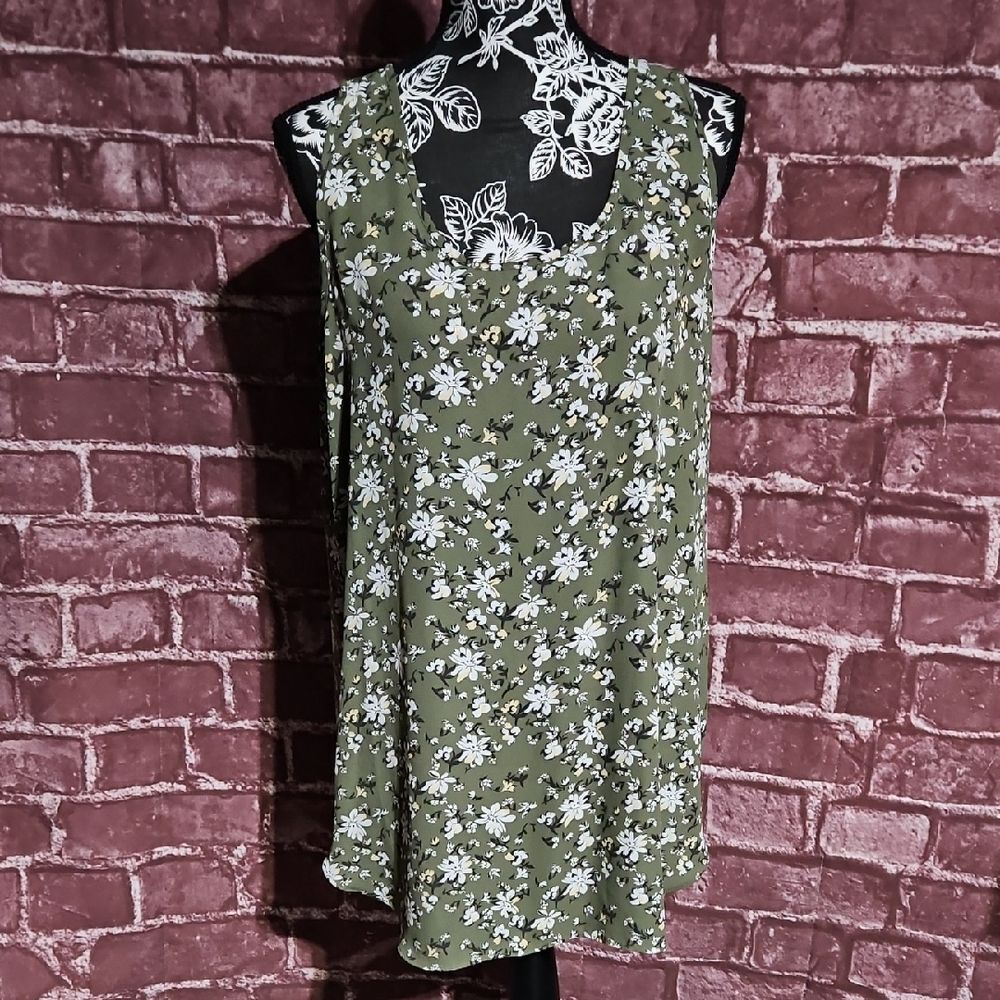 LOFT Outlet Green and White Floral Relaxed Sleeveless Tank Top CLEARANCE